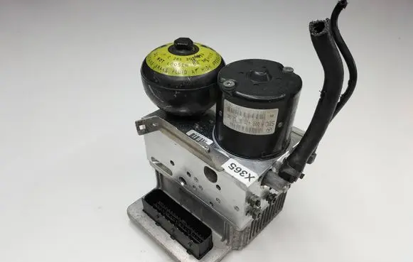 Mercedes-Benz E W211 ABS Pump A0084313812 0265960046