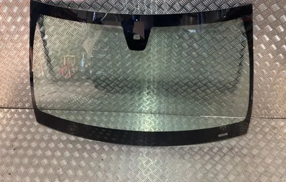 Mercedes-Benz C W205 Front windscreen/windshield window TM27105