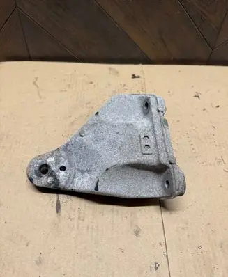 Jaguar XF X250 Engine mounting bracket CX236037AB
