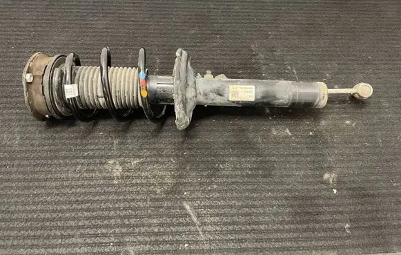 Audi Q3 F3 Front shock absorber/damper 5QF413031CJ