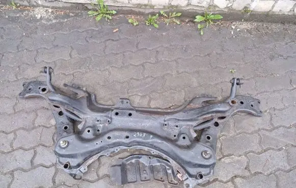 Toyota RAV 4 (XA40) Front subframe 