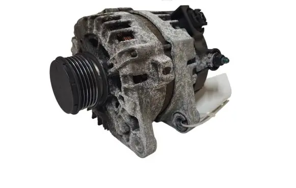 Hyundai i40 Generator/alternator 373002A800 2609674