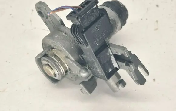 Audi A4 S4 B7 8E 8H Tailgate exterior lock 8E0827573
