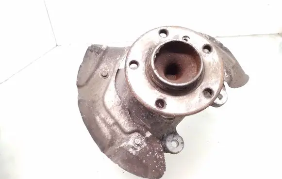 BMW 1 F20 F21 Front wheel hub spindle knuckle 6792285