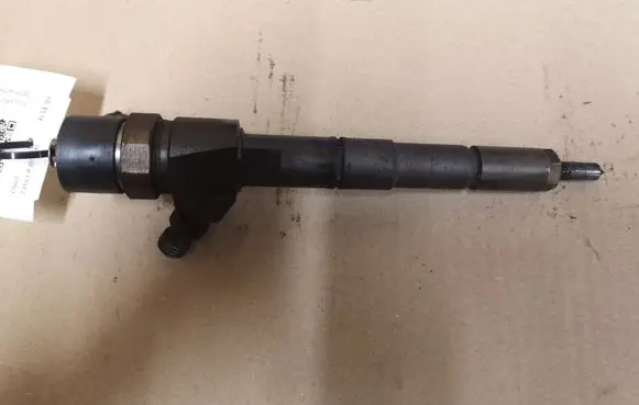 Opel Zafira B Fuel injector 0445110243