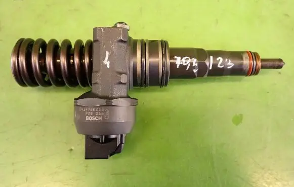 Skoda Octavia Mk2 (1Z) Fuel injector
