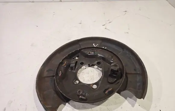 Toyota Prius+ (ZVW40) Rear brake disc plate dust cover 4650447050