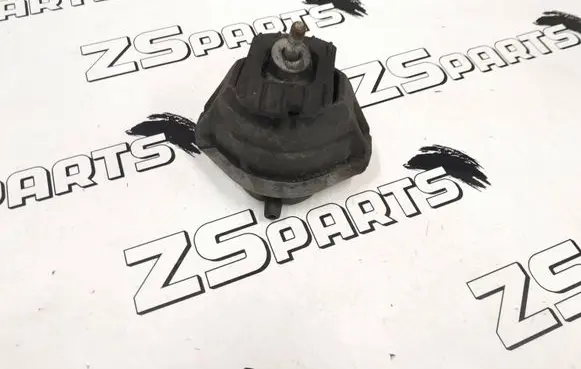 BMW 5 E60 E61 Engine mount bracket 6770726