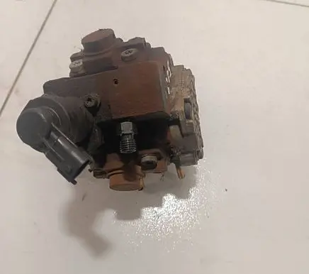 Renault Master III Fuel injection high pressure pump 8200912103 0445010234 8201024003