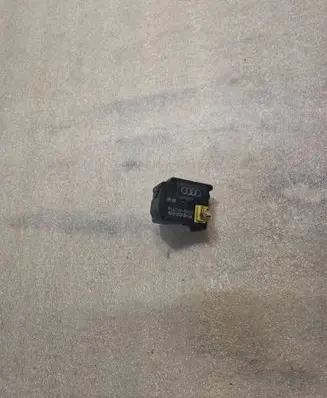 Audi A8 S8 D2 4D Air flap motor/actuator 0637005001 4D0820511A