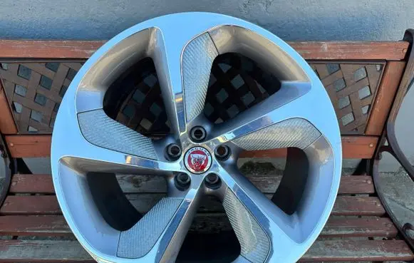 Jaguar F-Type R20 alloy rim 
