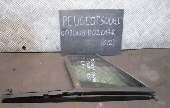 Peugeot 5008 Front triangle window/glass 