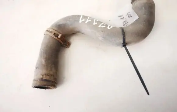 Audi A4 S4 B5 8D Engine coolant pipe/hose 8d0121101d