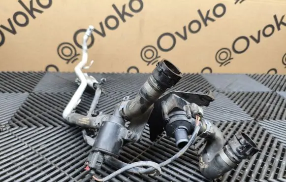 Audi Q7 4M Electric auxiliary coolant/water pump 06H121601P