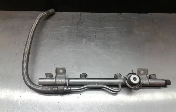 Mercedes-Benz CLK A208 C208 Fuel main line pipe A1110703095