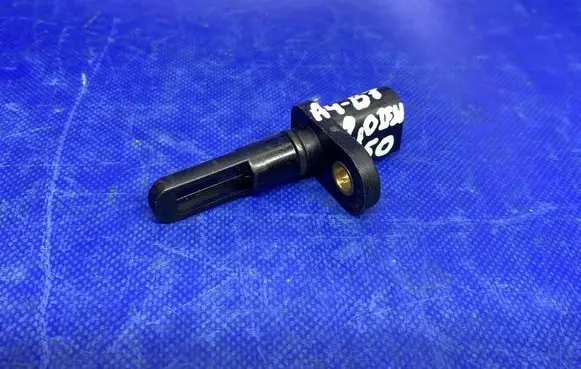 Audi A4 S4 B7 8E 8H Intake air temperature sensor 06B905379D