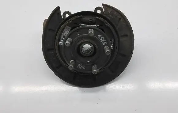 Land Rover Freelander 2 - LR2 Rear wheel hub LR001129