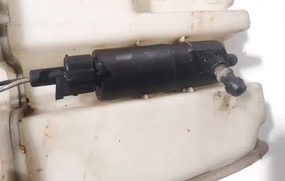 Nissan Tiida C11 Headlight washer pump 
