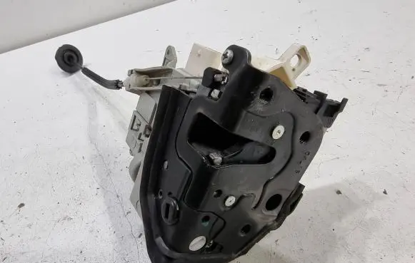 Audi A4 S4 B8 8K Rear door lock 8K0839015H