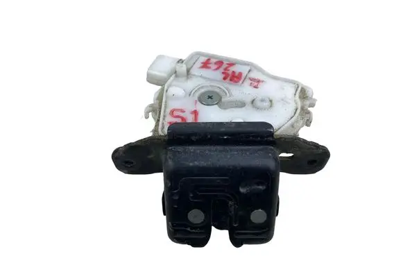 Toyota Yaris Tailgate/trunk/boot lock/catch/latch POM