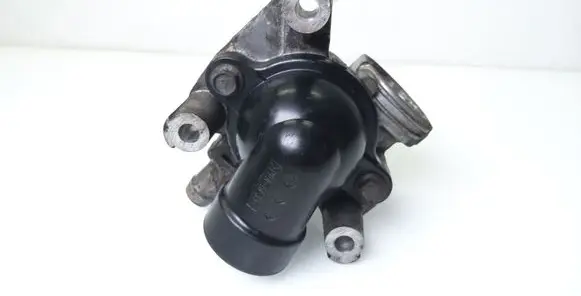 Mitsubishi Outlander Thermostat/thermostat housing