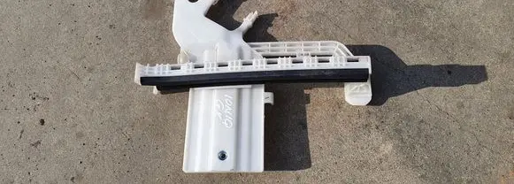 Hyundai Ioniq Rear door windshield rail 