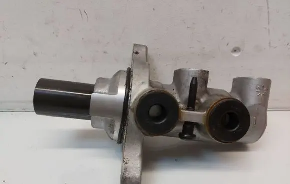 Hyundai Tucson TL Master brake cylinder