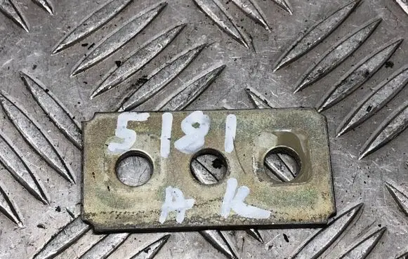 BMW 5 E39 Rear door upper hinge 
