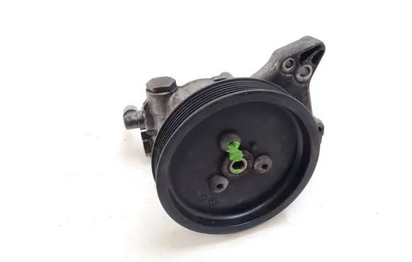 BMW 5 E60 E61 Power steering pump 7787106