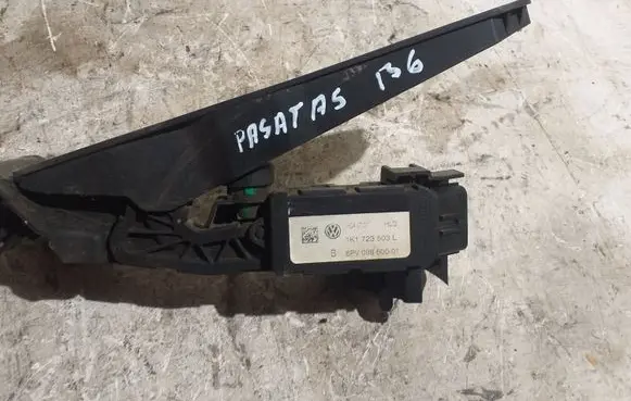 Volkswagen PASSAT B6 Accelerator throttle pedal 1K1723503L