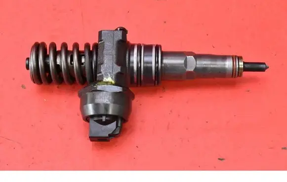 Volkswagen Golf IV Fuel injector 038130073AJ