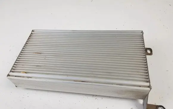 Chrysler Pacifica Sound amplifier 05082009AD