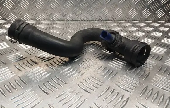 Volkswagen PASSAT B5.5 Engine coolant pipe/hose 8D0121049A