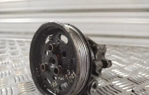 Volkswagen Caddy Power steering pump