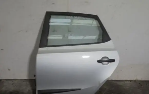 Hyundai i30 Rear door 
