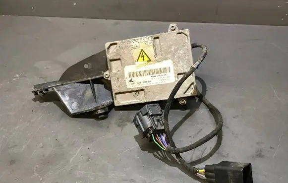 Volvo V50 Headlight ballast module Xenon 1307329098 1039F01393