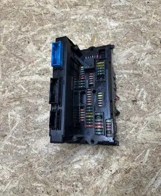 BMW 5 F10 F11 Fuse module 117033442D 260610 00610336
