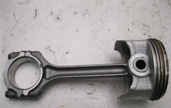 Mitsubishi Colt Piston with connecting rod 3749000 BV100