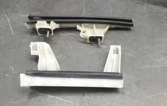 Citroen C4 Grand Picasso Door glass rail 