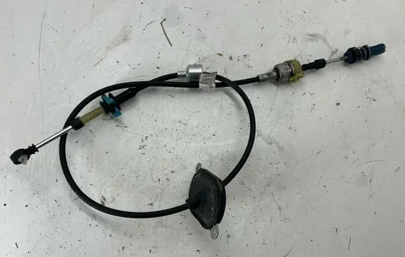 Buick Encore I Gear shift cable linkage 4982171208 42594985