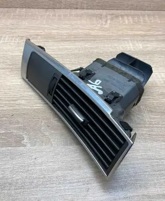 Audi A6 S6 C6 4F Dashboard side air vent grill/cover trim 4F2820902B