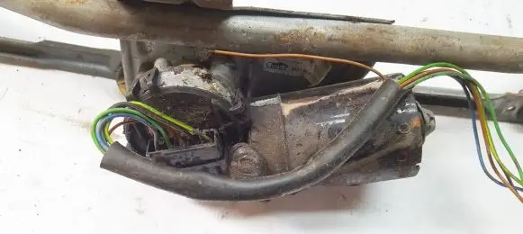 Audi A4 S4 B5 8D Wiper motor 0390241132