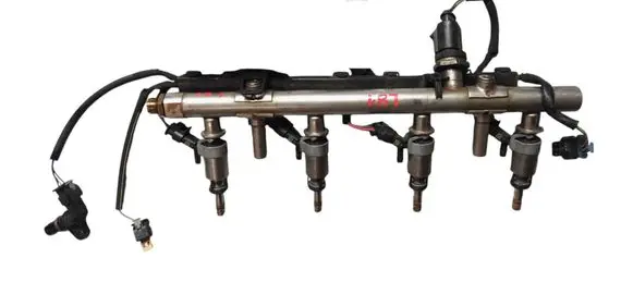 Volkswagen Golf VII Fuel main line pipe 06K133317C 06K906036
