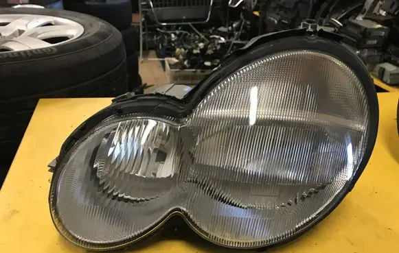 Mercedes-Benz C W203 Headlight/headlamp