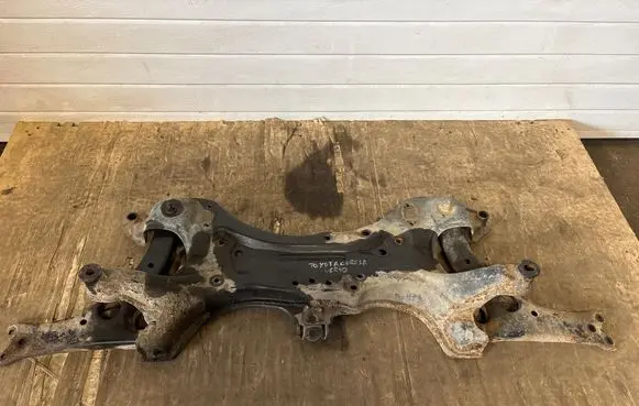 Toyota Corolla Verso E121 Front subframe