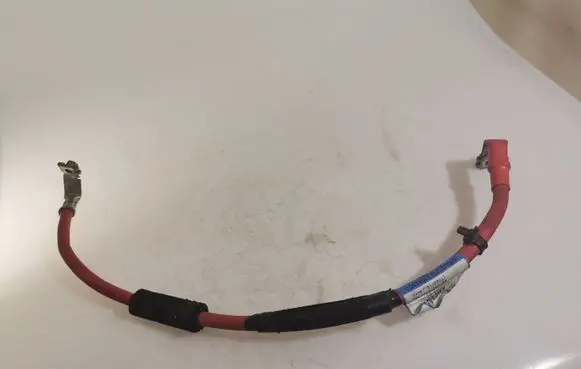 Positive cable (battery)