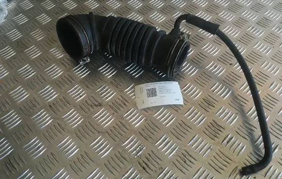 Mitsubishi Galant Air intake hose/pipe MR224142