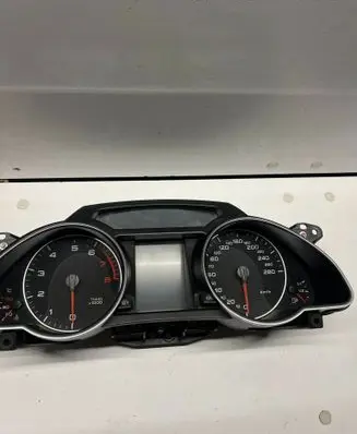 Audi A5 8T 8F Speedometer (instrument cluster) 8T0920931C