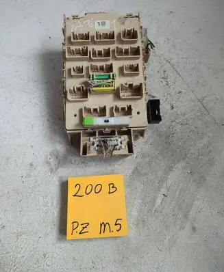 Toyota Yaris Fuse box set 8198050030