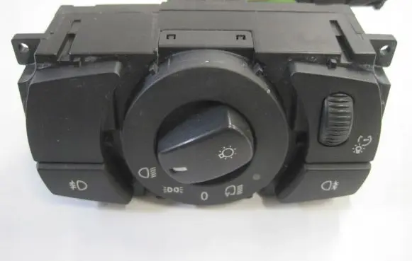 BMW 5 E60 E61 Central console control unit 6953736